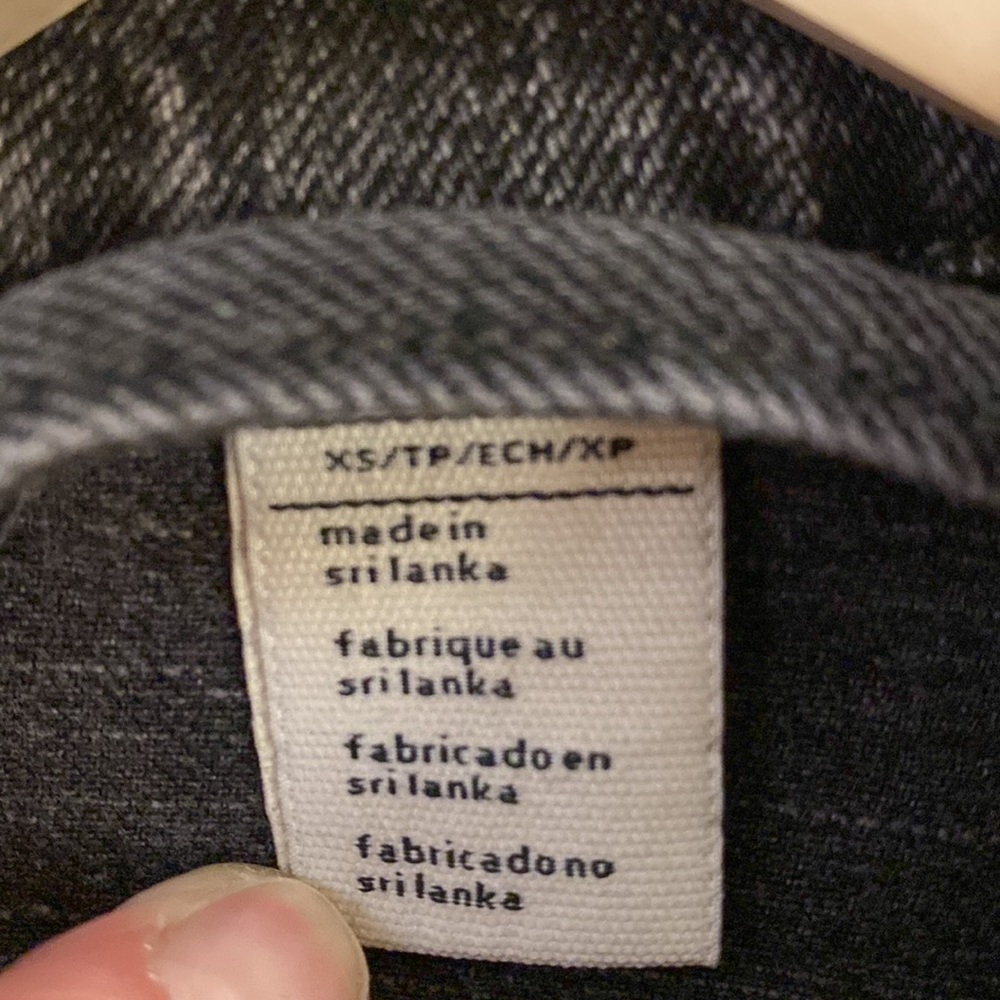 Levi’s Jean Jacket - Picture 5 of 11